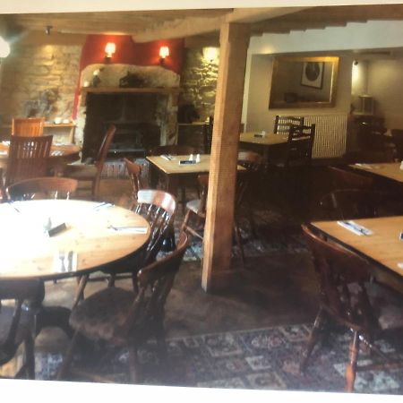 Horse & Hound Inn Бродуей Екстериор снимка