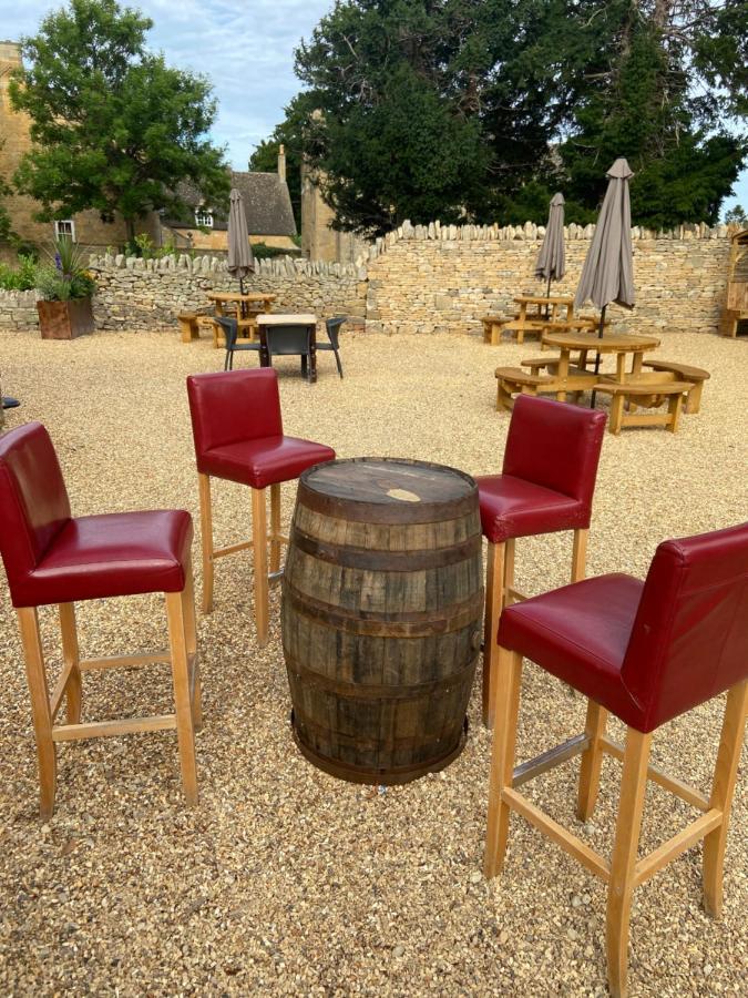 Horse & Hound Inn Бродуей Екстериор снимка