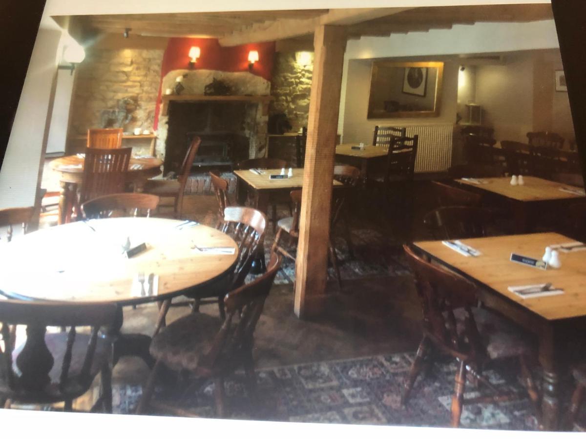 Horse & Hound Inn Бродуей Екстериор снимка