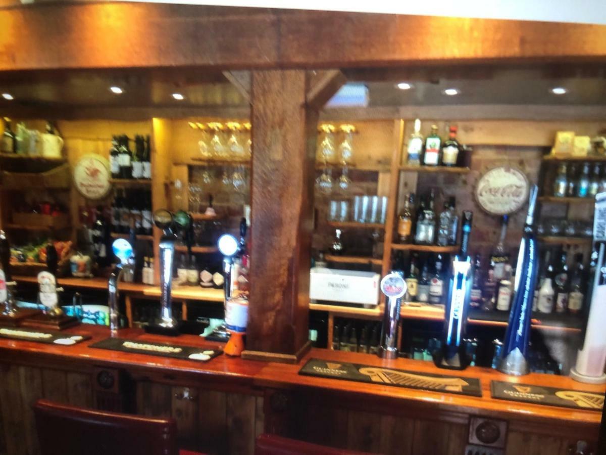 Horse & Hound Inn Бродуей Екстериор снимка